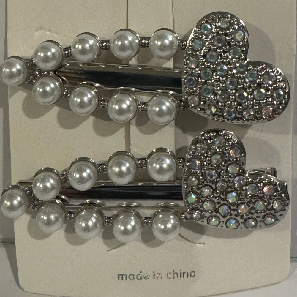Girls Set of 2 Hair Clips Silver Tone Crystal Heart